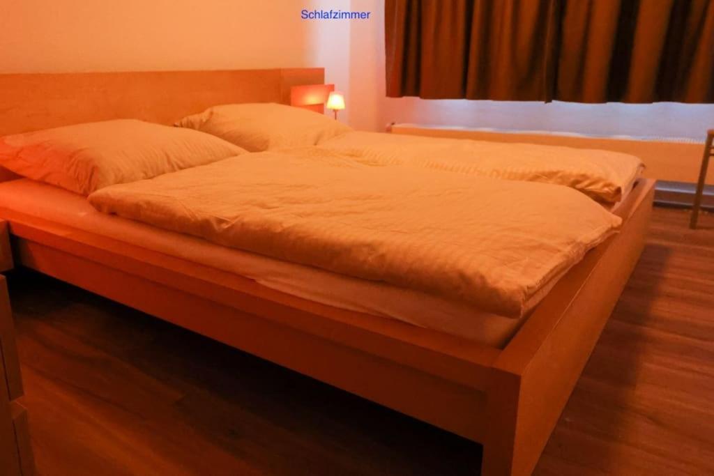 Freundliche Wohnung Mit Parkplatz Und Terrasse 노이브란덴부르크 외부 사진