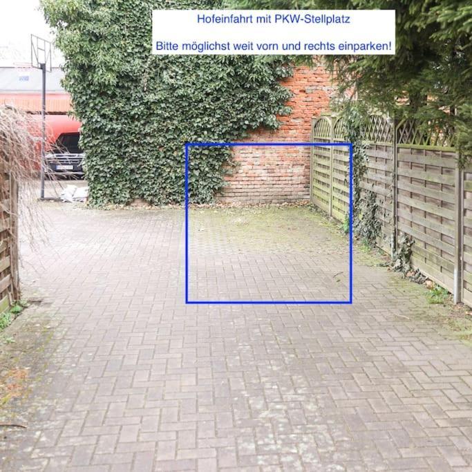 Freundliche Wohnung Mit Parkplatz Und Terrasse 노이브란덴부르크 외부 사진