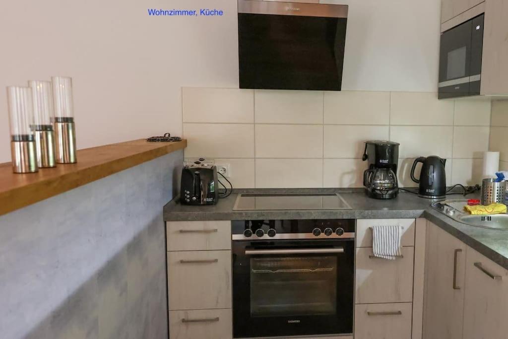 Freundliche Wohnung Mit Parkplatz Und Terrasse 노이브란덴부르크 외부 사진