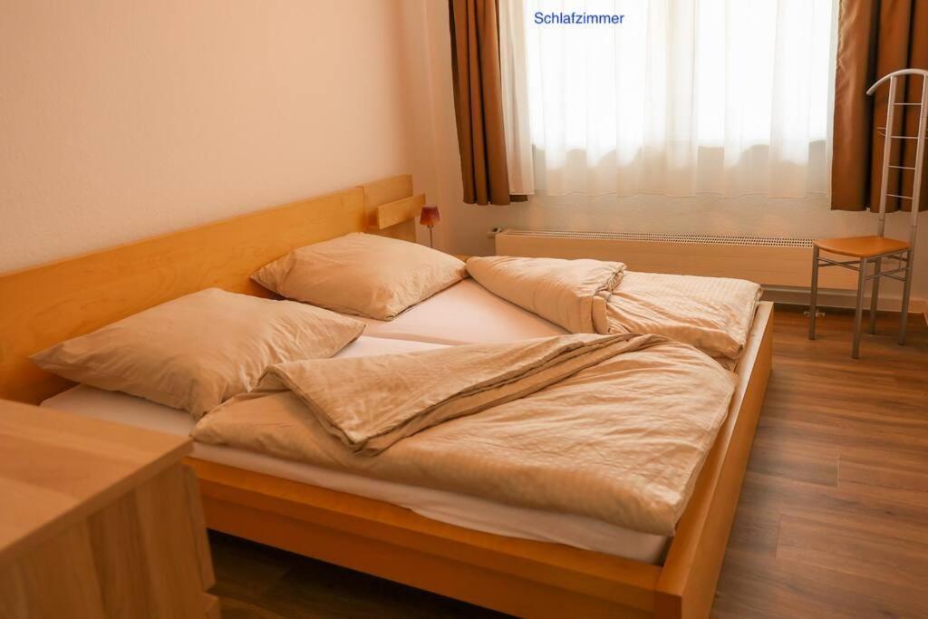 Freundliche Wohnung Mit Parkplatz Und Terrasse 노이브란덴부르크 외부 사진